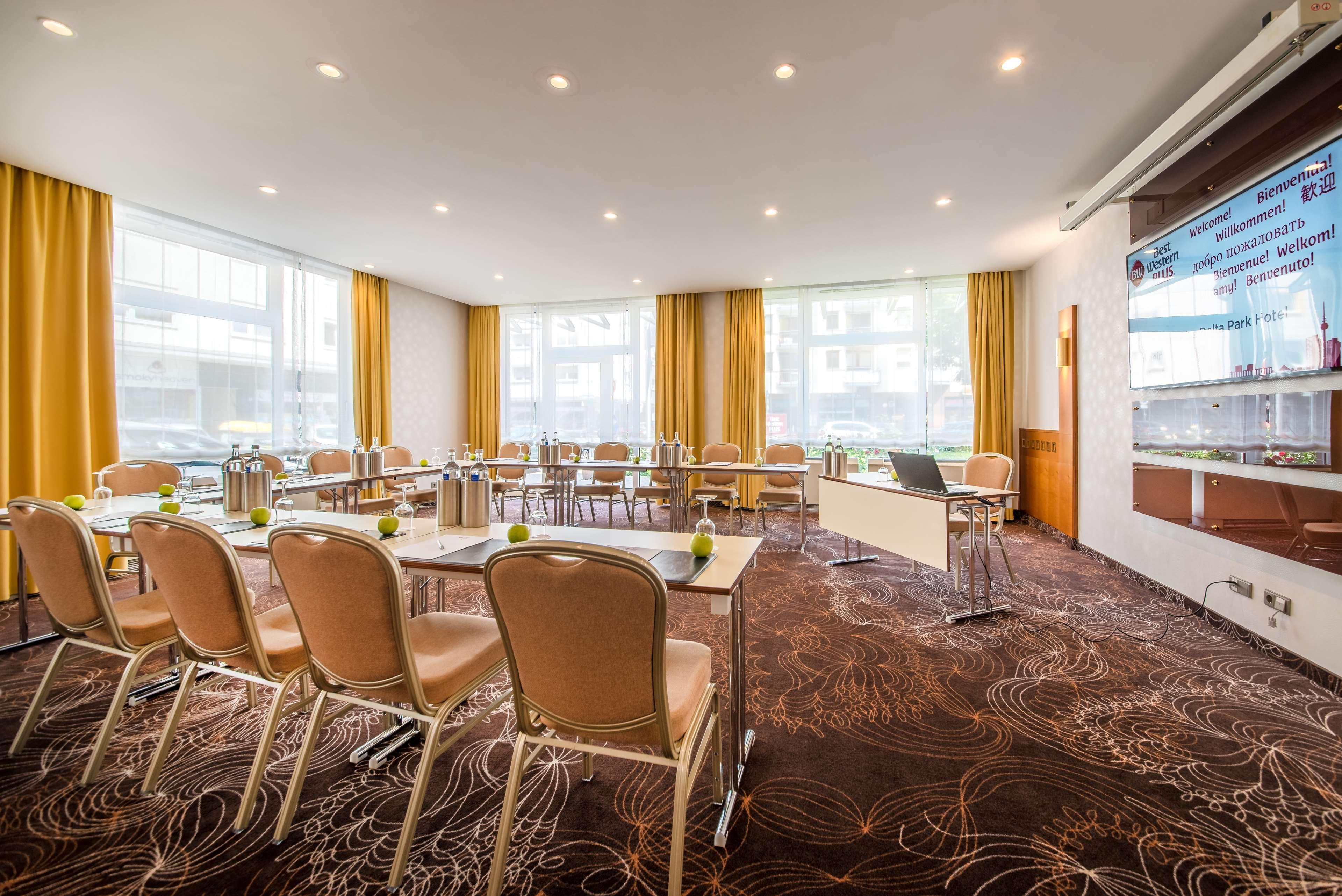 Best Western Plus Delta Park Hotel Манхайм Екстериор снимка