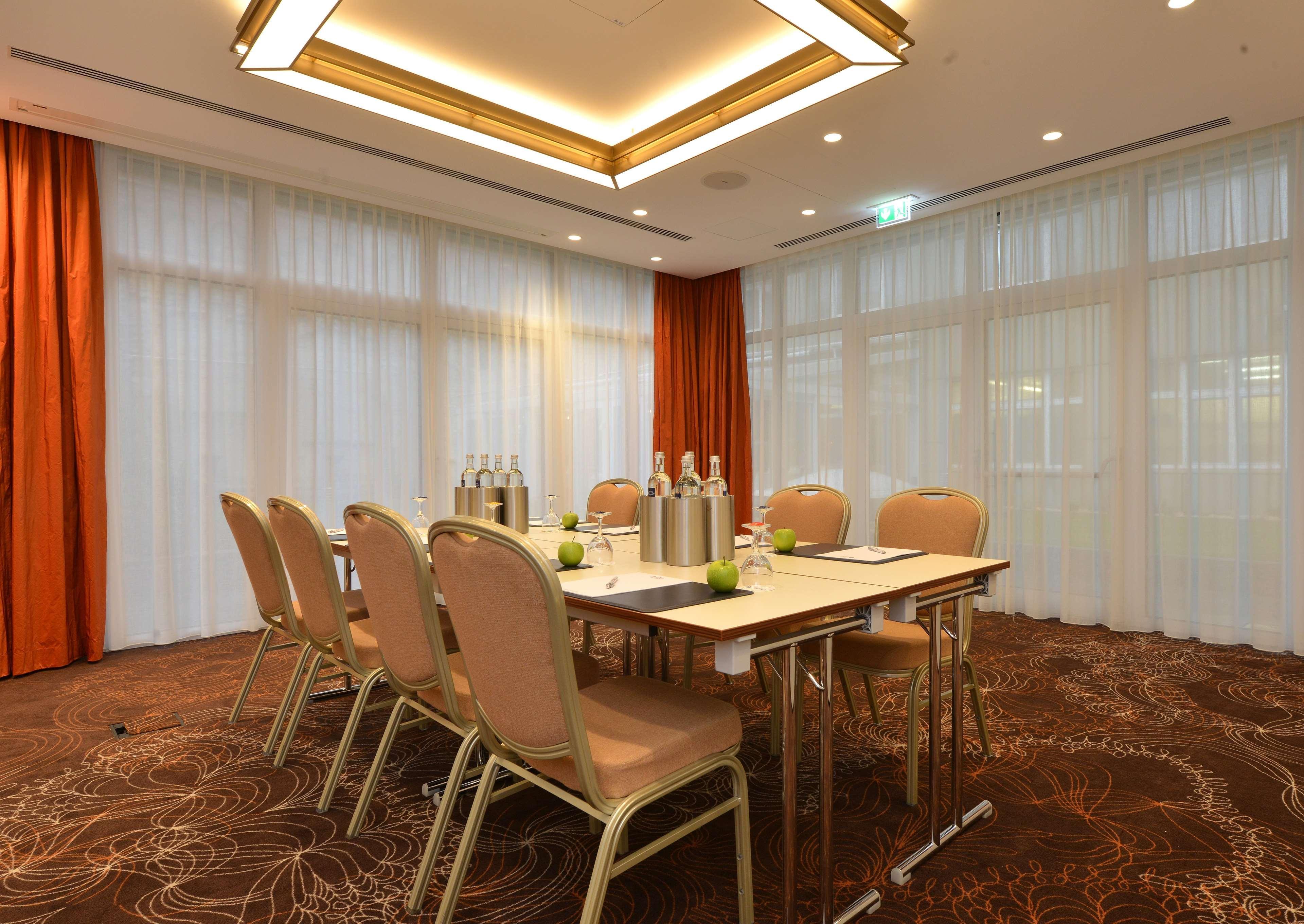 Best Western Plus Delta Park Hotel Манхайм Екстериор снимка