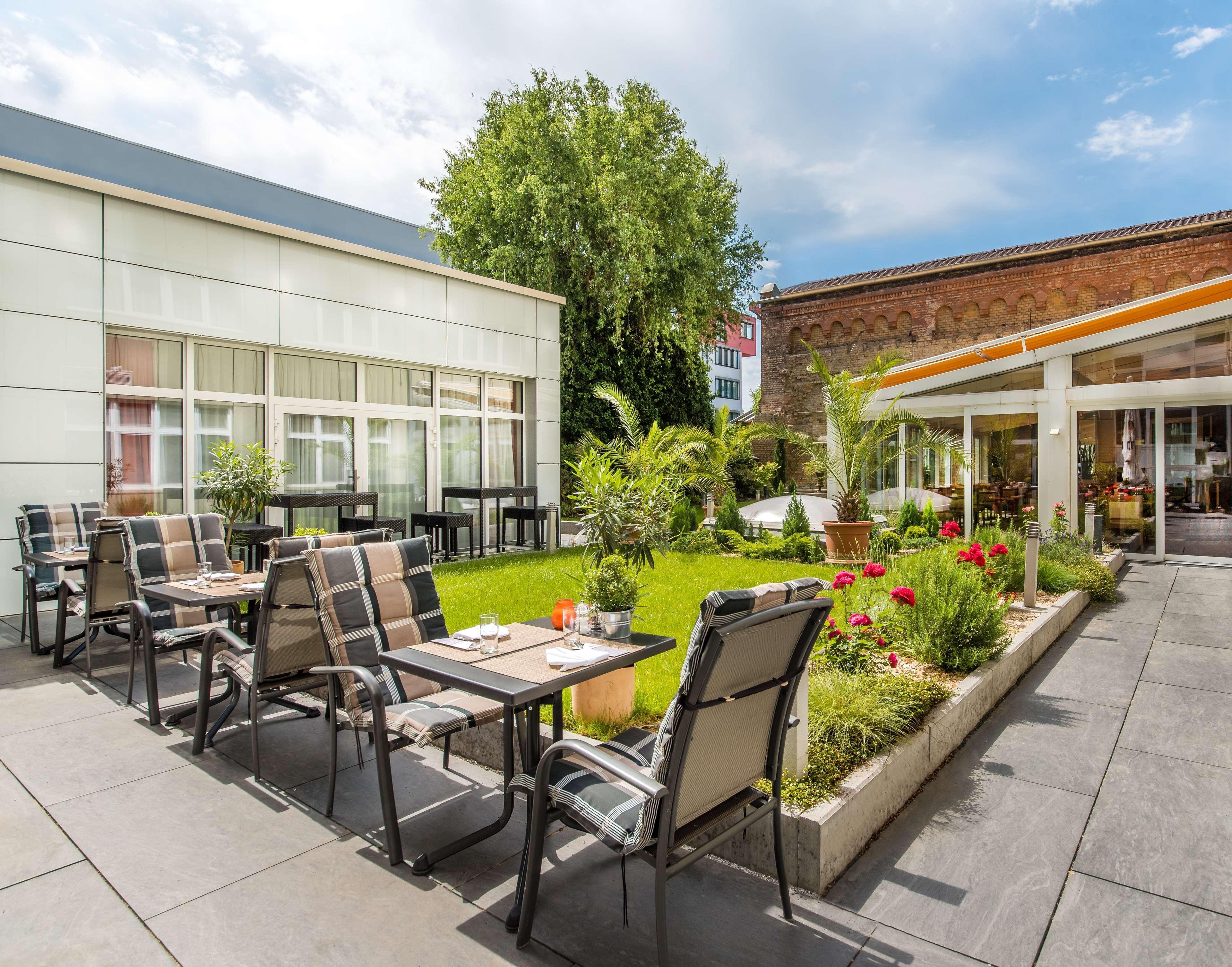 Best Western Plus Delta Park Hotel Манхайм Екстериор снимка