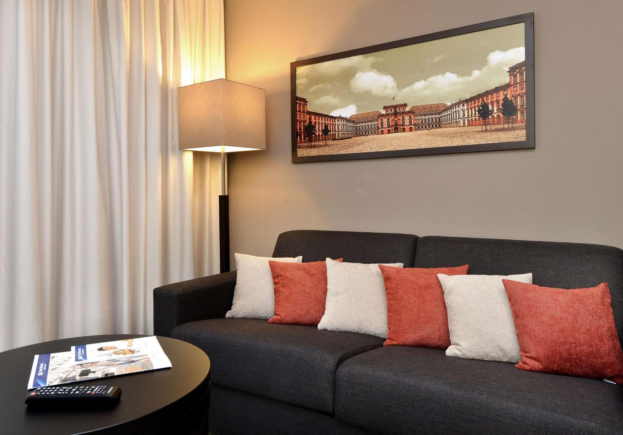 Best Western Plus Delta Park Hotel Манхайм Екстериор снимка