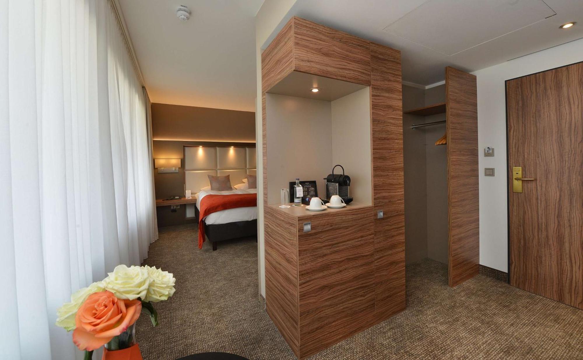 Best Western Plus Delta Park Hotel Манхайм Екстериор снимка